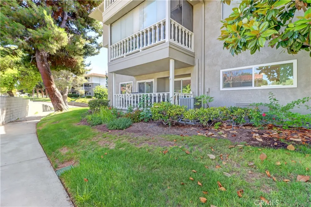2405 Via Mariposa W #1H Laguna Woods, CA 92637
