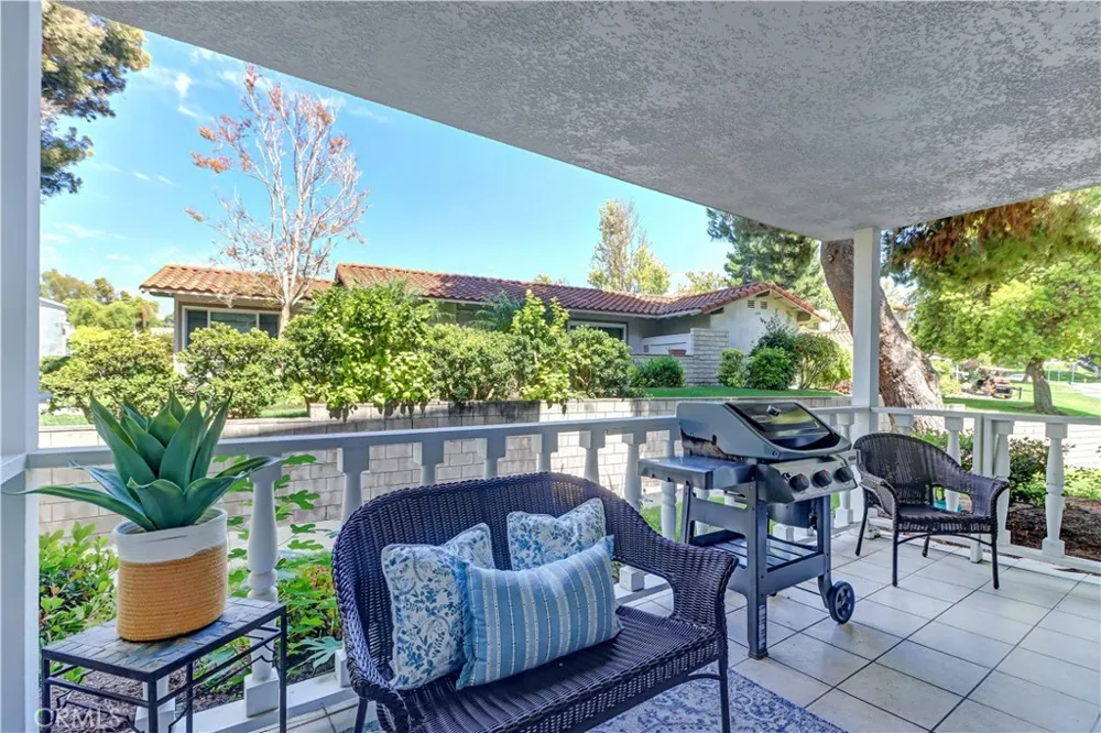 2405 Via Mariposa W #1H Laguna Woods, CA 92637