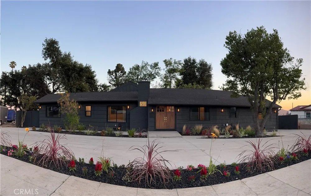 32 W Las Flores Drive Altadena, CA 91001