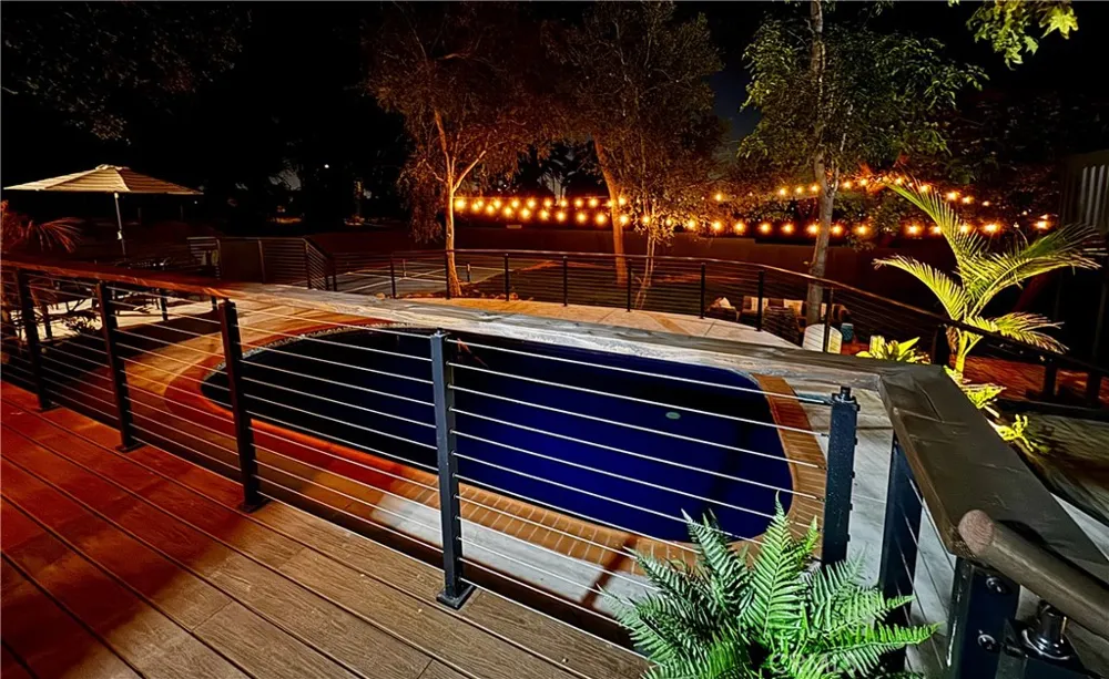 32 W Las Flores Drive Altadena, CA 91001