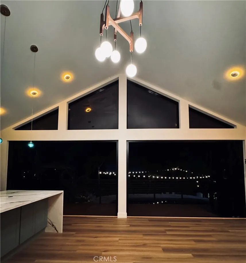 32 W Las Flores Drive Altadena, CA 91001