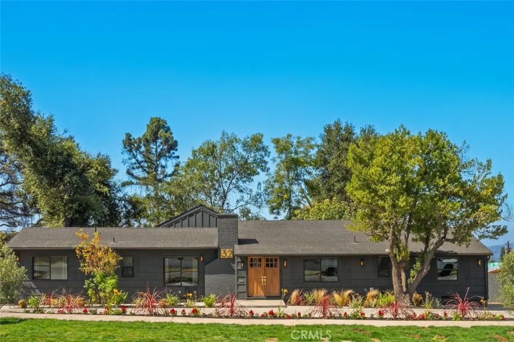32 W Las Flores Drive Altadena, CA 91001