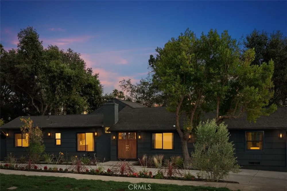 32 W Las Flores Drive Altadena, CA 91001