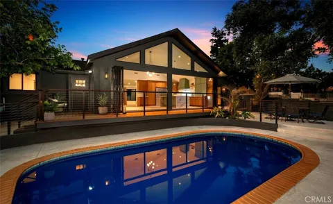 32 W Las Flores Drive