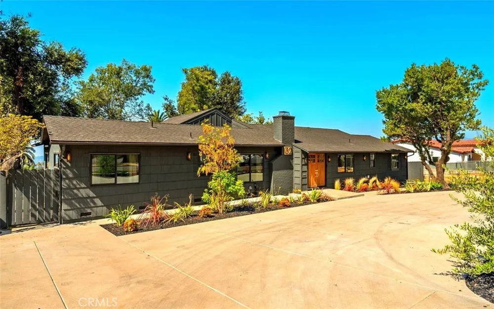 32 W Las Flores Drive Altadena, CA 91001
