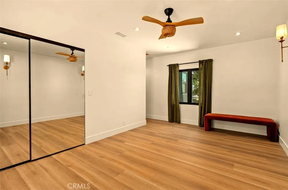 32 W Las Flores Drive Altadena, CA 91001