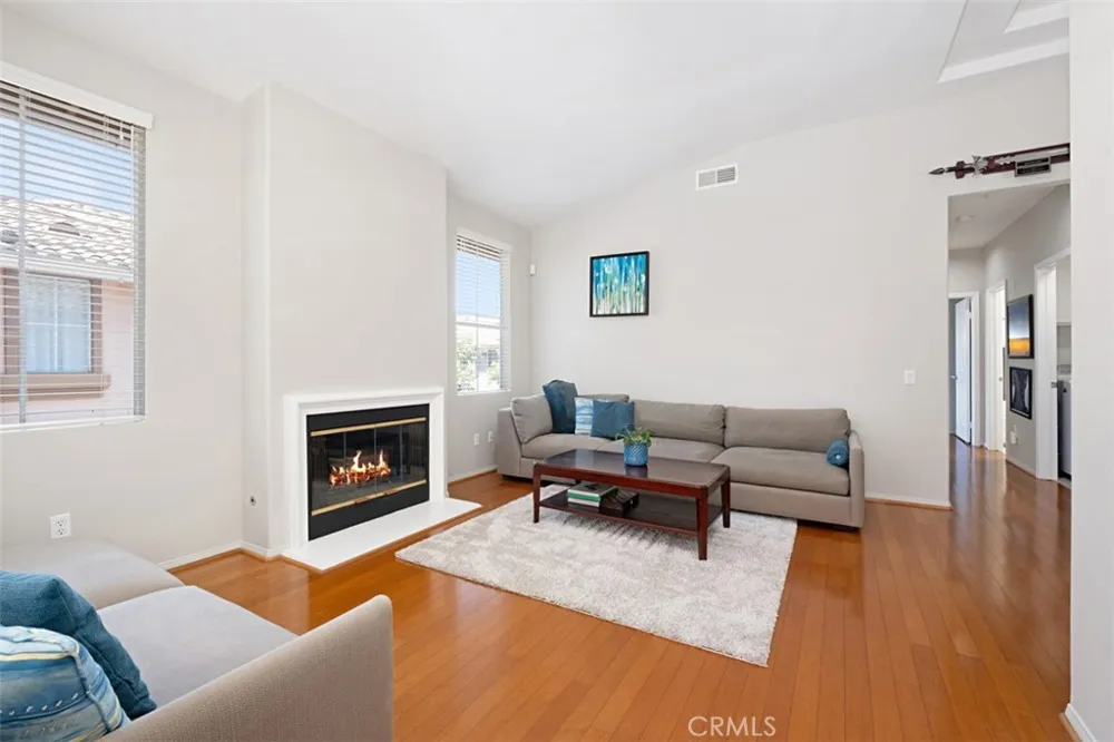 709 Solvay Aisle Irvine, CA 92606