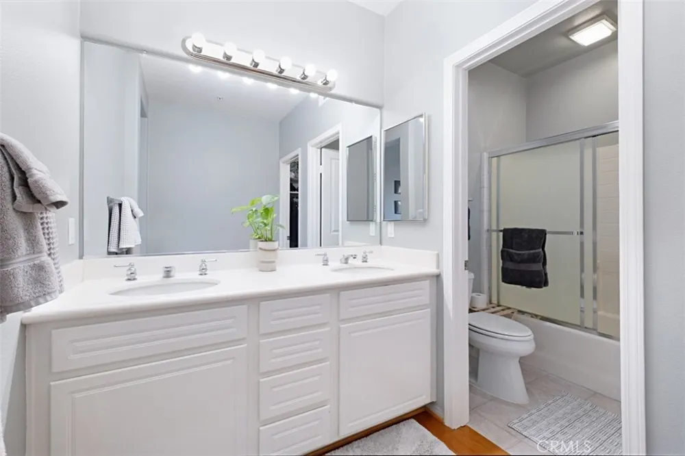 709 Solvay Aisle Irvine, CA 92606