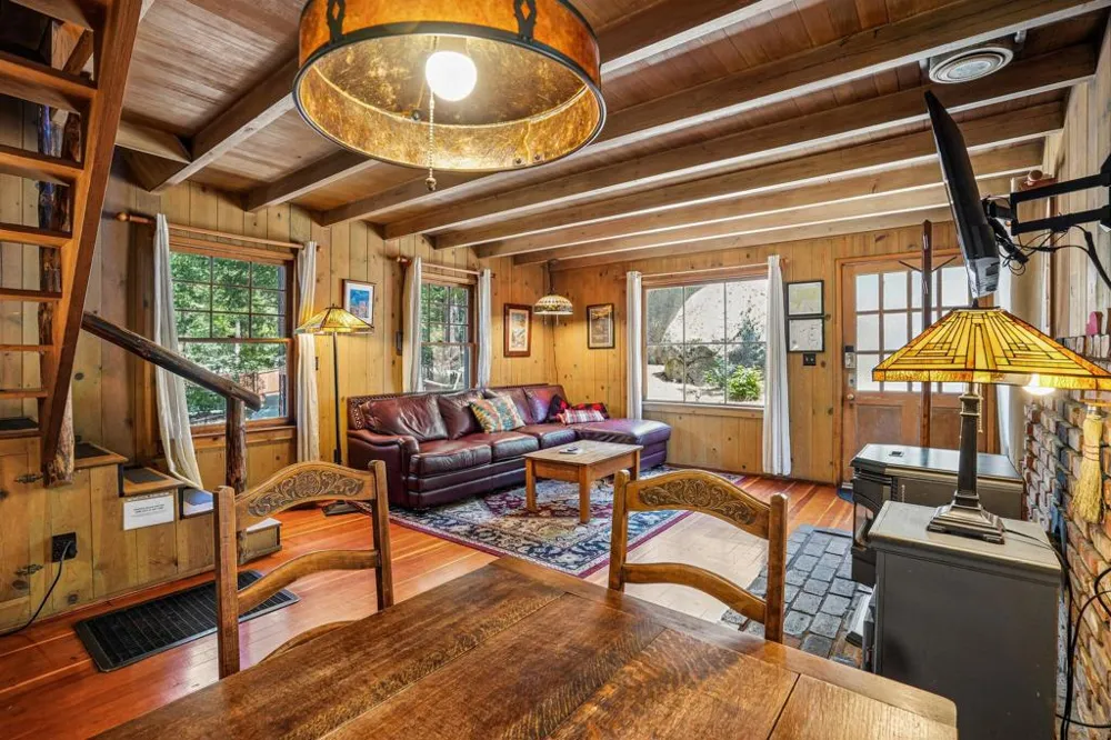 53580 Country Club Drive Idyllwild, CA 92549