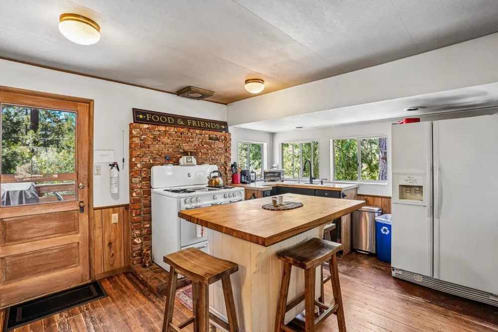 53580 Country Club Drive Idyllwild, CA 92549