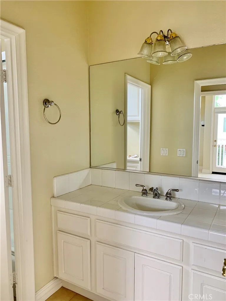 281 Mesa Drive Costa Mesa, CA 92627