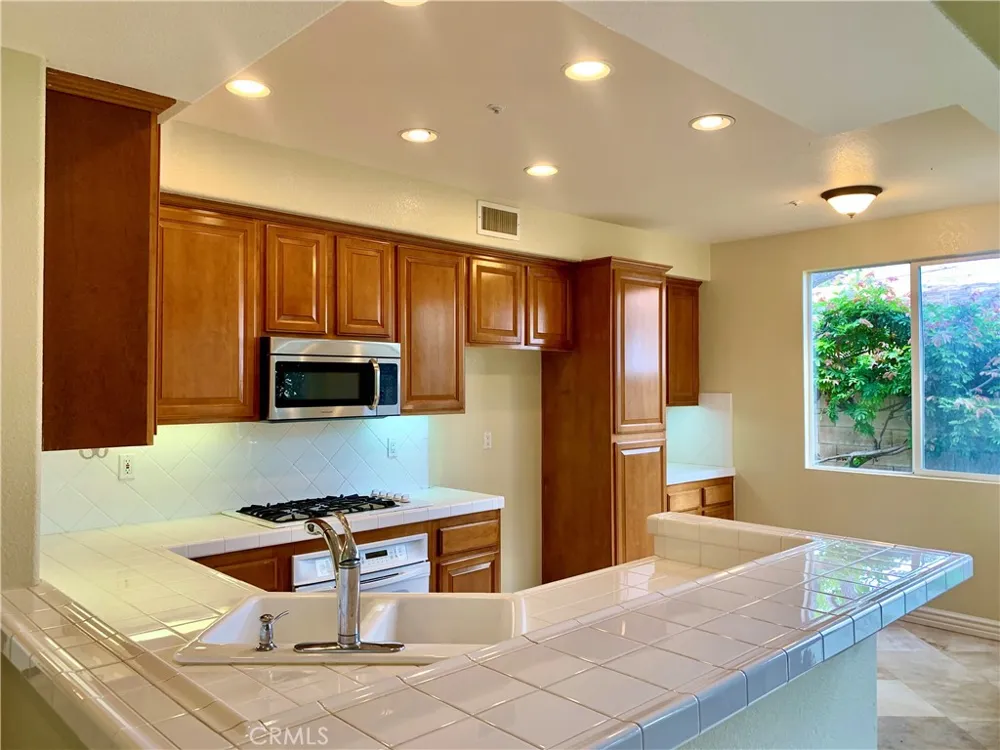 281 Mesa Drive Costa Mesa, CA 92627