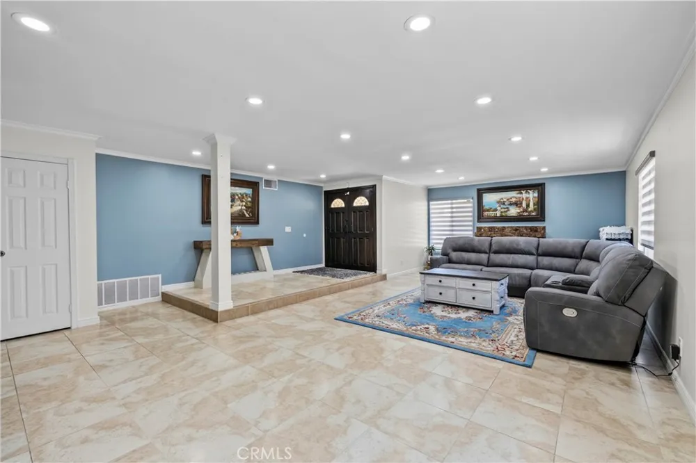 13171 Constable Granada Hills, CA 91344