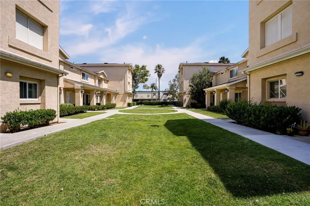 1061 Harbor Heights Dr. #G Harbor City, CA 90710