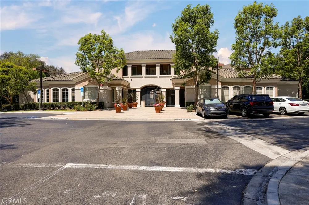 1061 Harbor Heights Dr. #G Harbor City, CA 90710