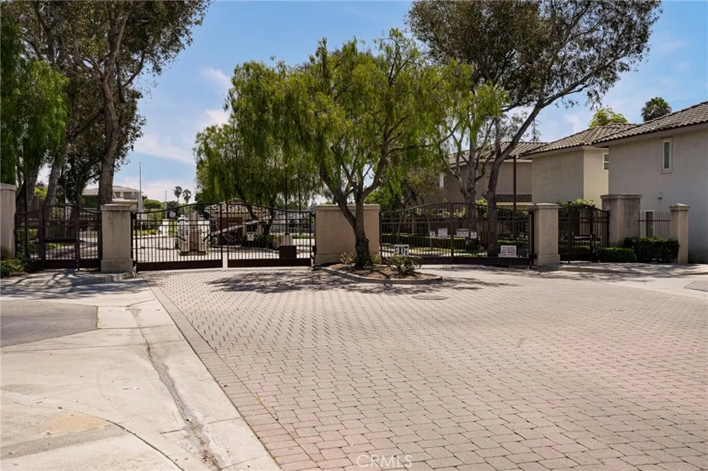1061 Harbor Heights Dr. #G Harbor City, CA 90710