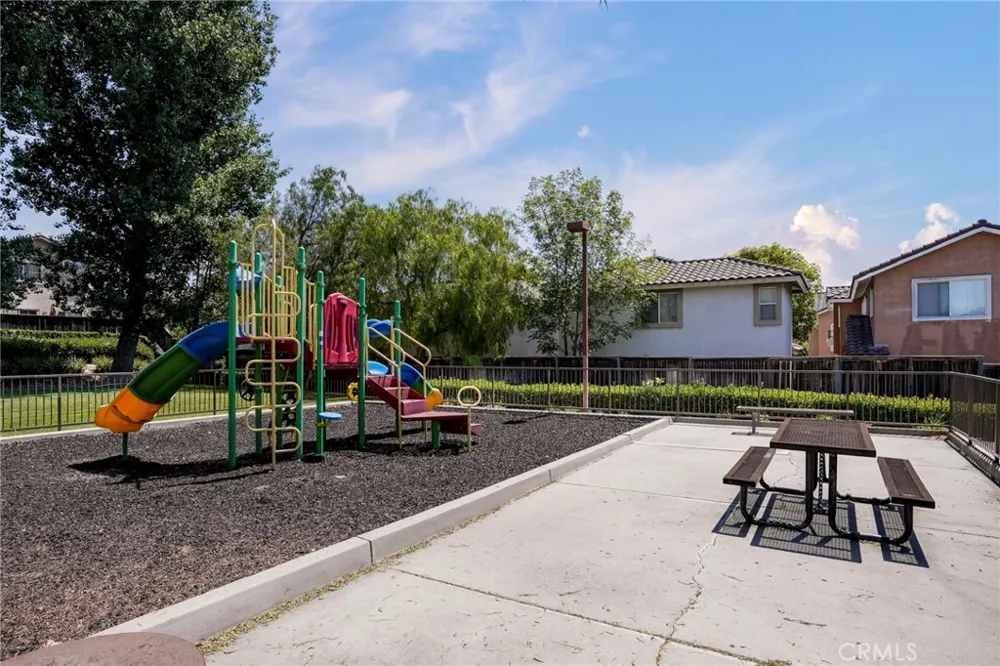 1061 Harbor Heights Dr. #G Harbor City, CA 90710