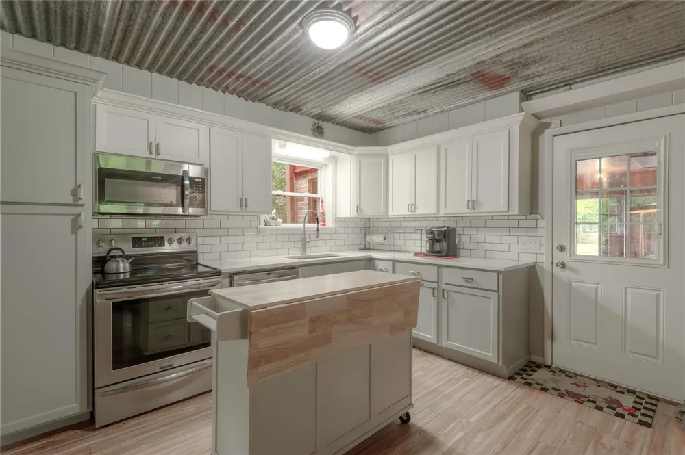 1121 Fm-95 Garrison, TX 75946