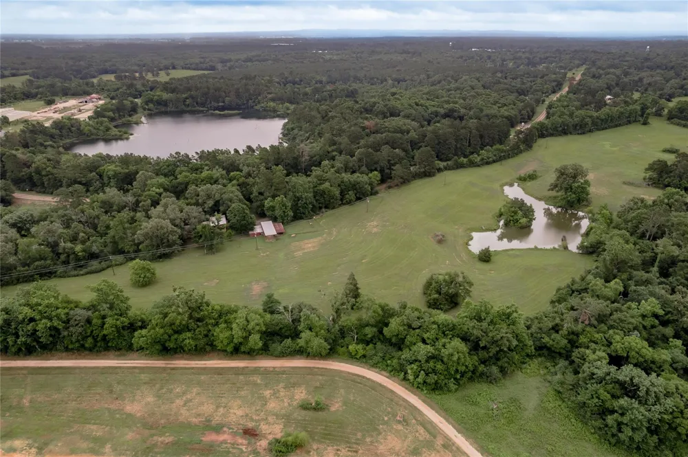 1121 Fm-95 Garrison, TX 75946