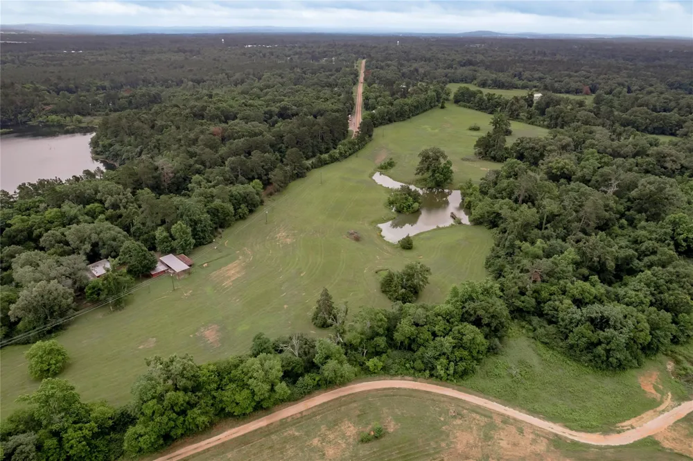 1121 Fm-95 Garrison, TX 75946