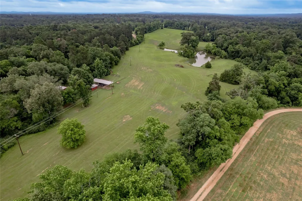 1121 Fm-95 Garrison, TX 75946