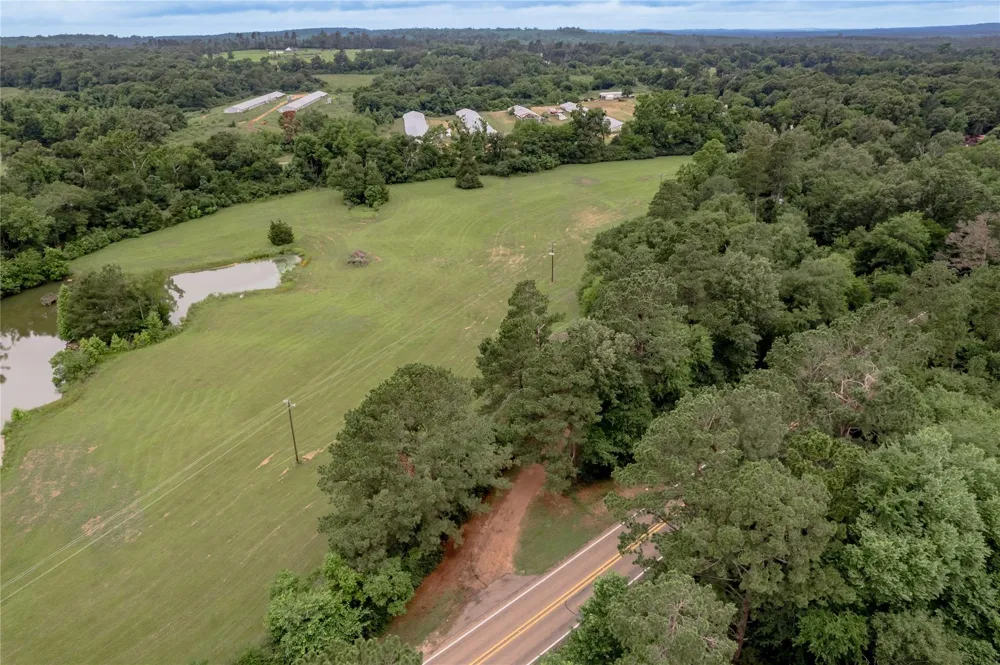 1121 Fm-95 Garrison, TX 75946