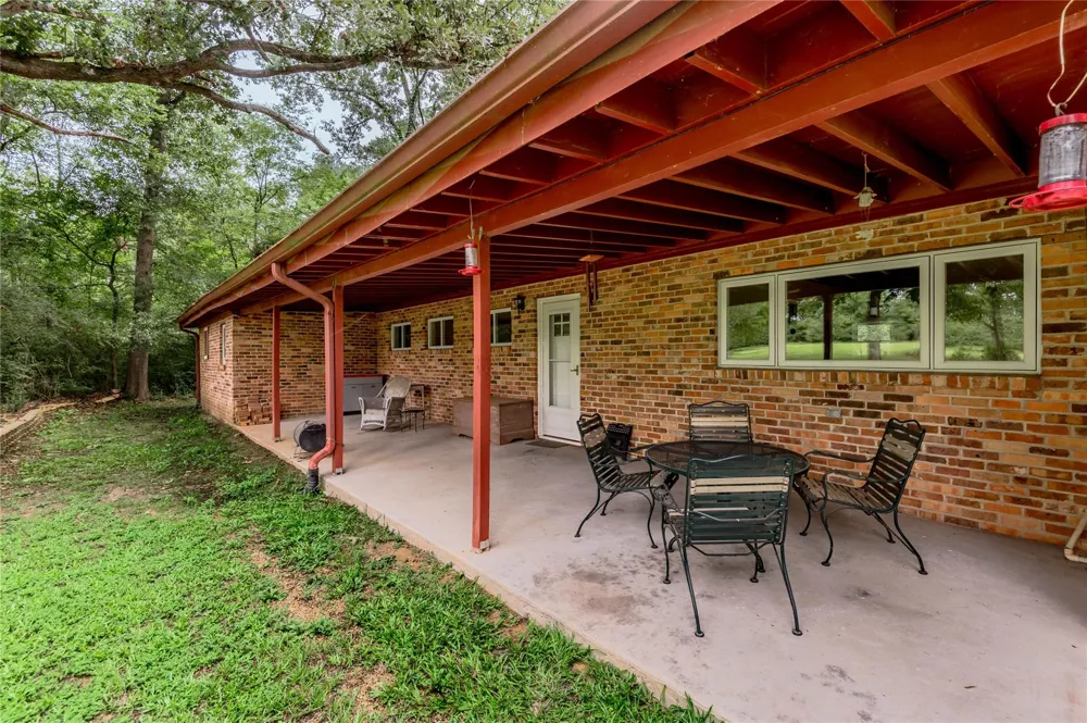 1121 Fm-95 Garrison, TX 75946