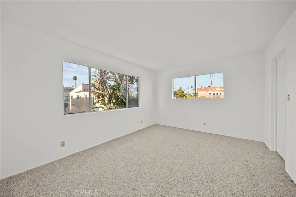 1277 Devon Ventura, CA 93001