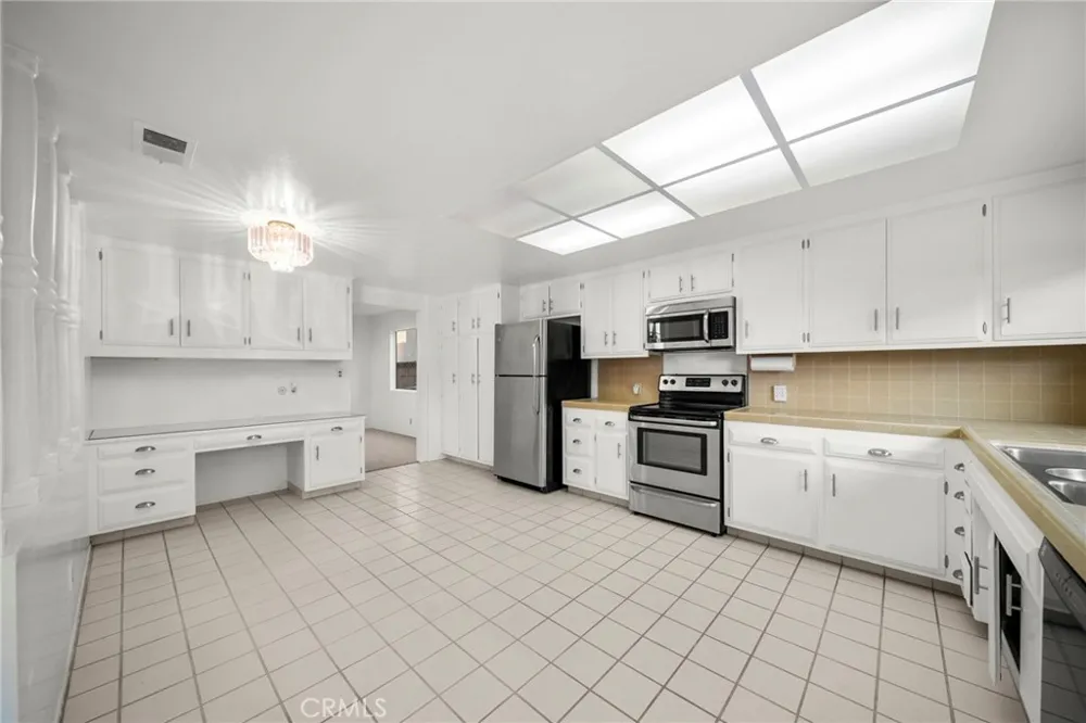 1277 Devon Ventura, CA 93001
