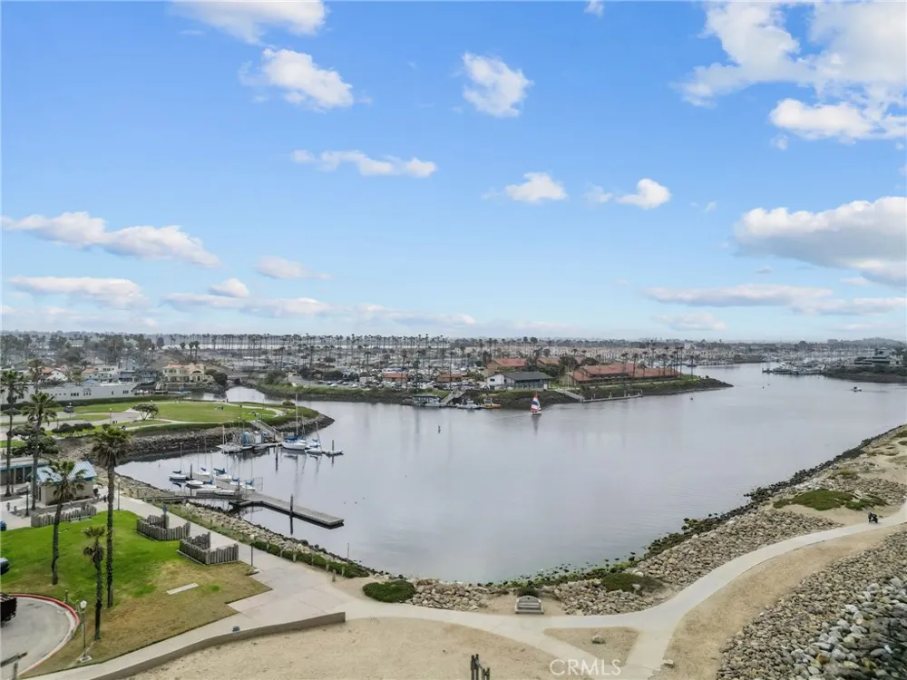 1277 Devon Ventura, CA 93001