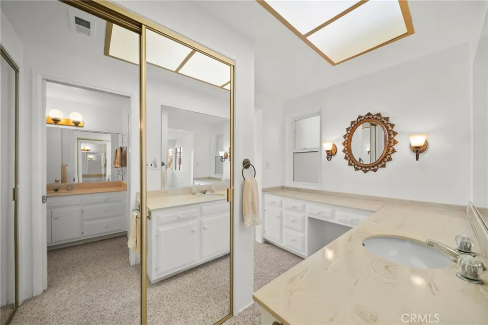 1277 Devon Ventura, CA 93001