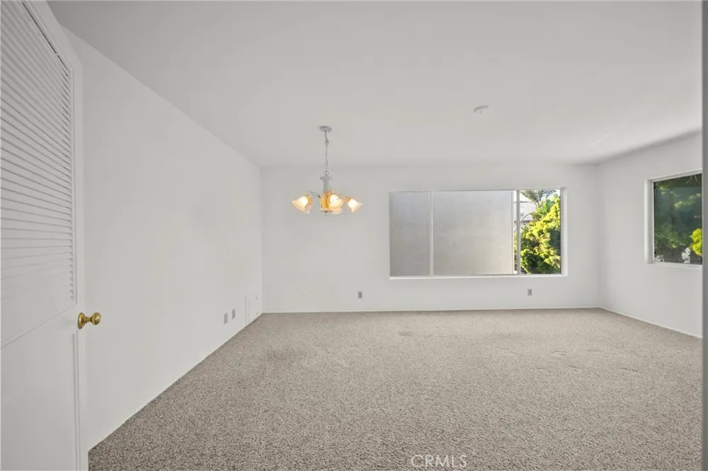 1277 Devon Ventura, CA 93001