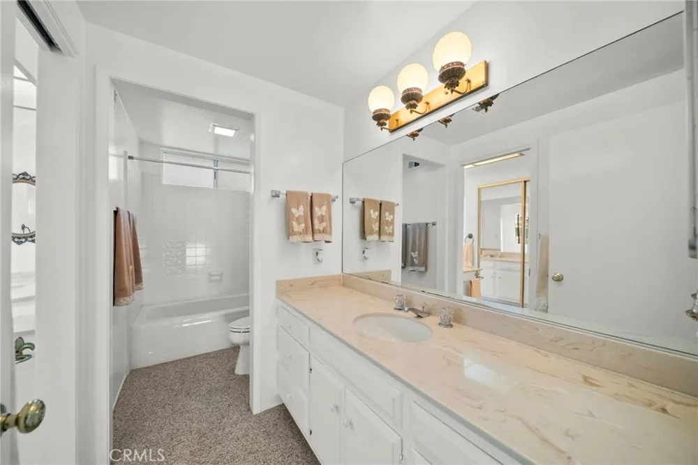 1277 Devon Ventura, CA 93001