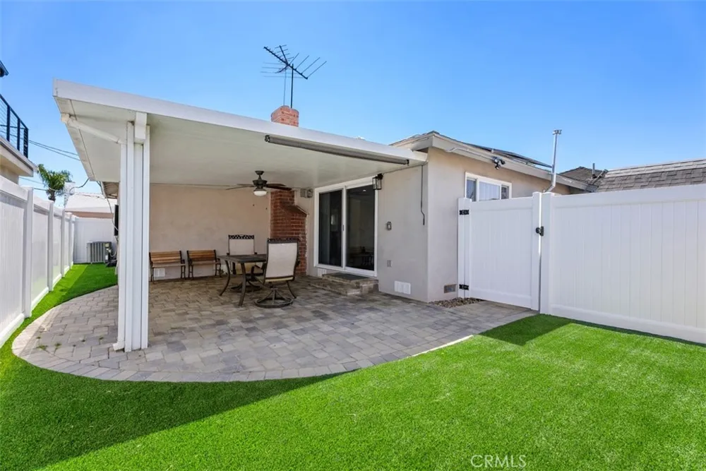 1325 W Ash Fullerton, CA 92833
