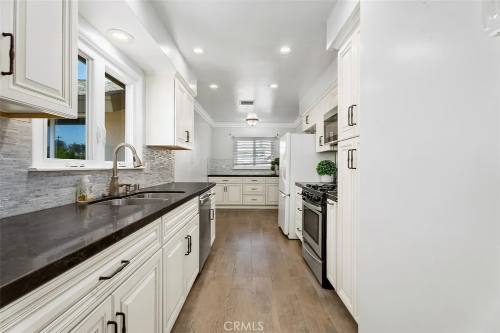 1325 W Ash Fullerton, CA 92833