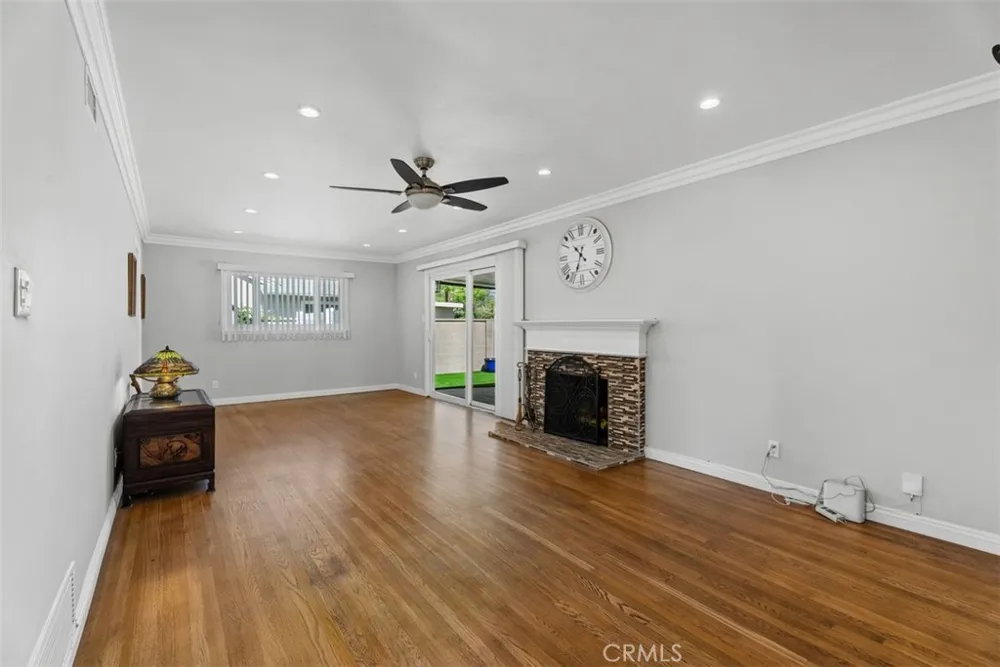 1325 W Ash Fullerton, CA 92833