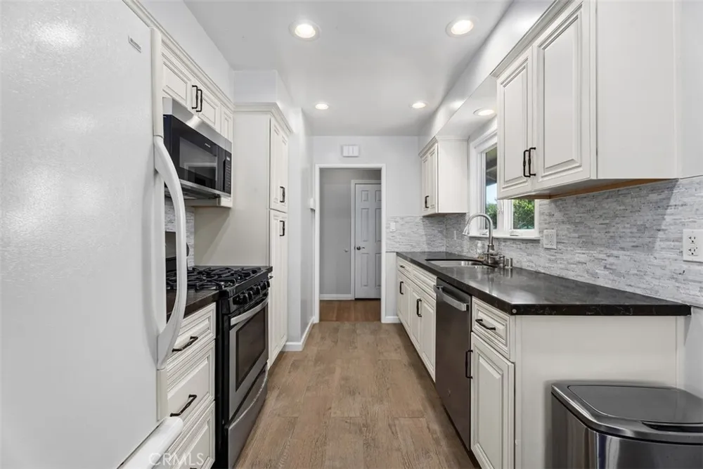 1325 W Ash Fullerton, CA 92833