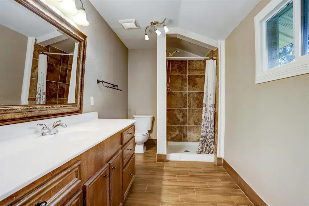 1207 Meyer Street Sealy, TX 77474