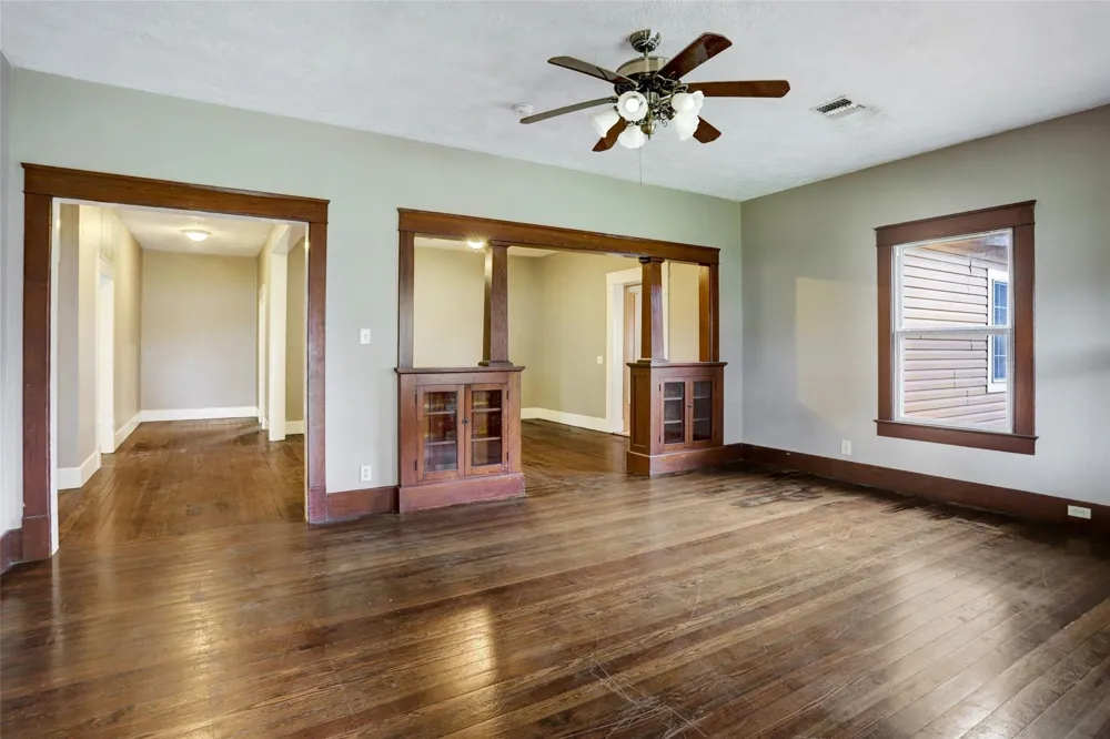 1207 Meyer Street Sealy, TX 77474