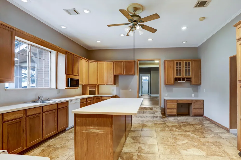 1207 Meyer Street Sealy, TX 77474
