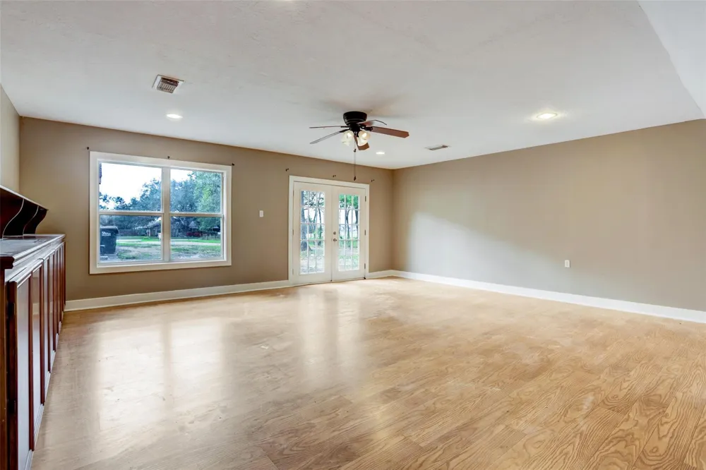 1207 Meyer Street Sealy, TX 77474