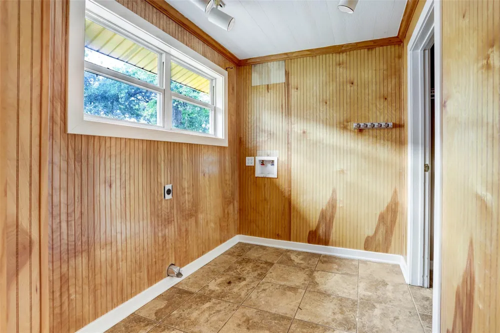 1207 Meyer Street Sealy, TX 77474