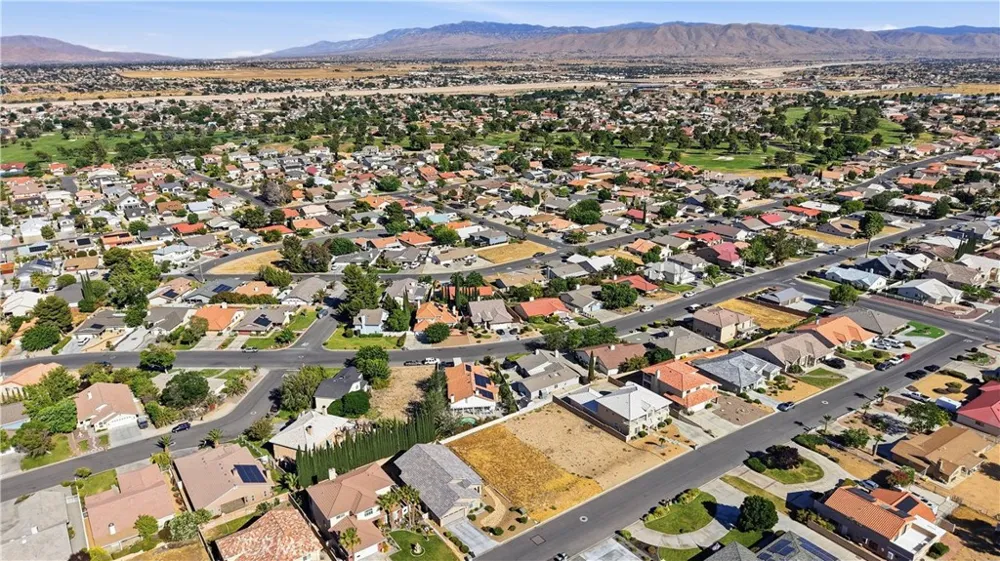 13145 Autumn Leaves Victorville, CA 92395