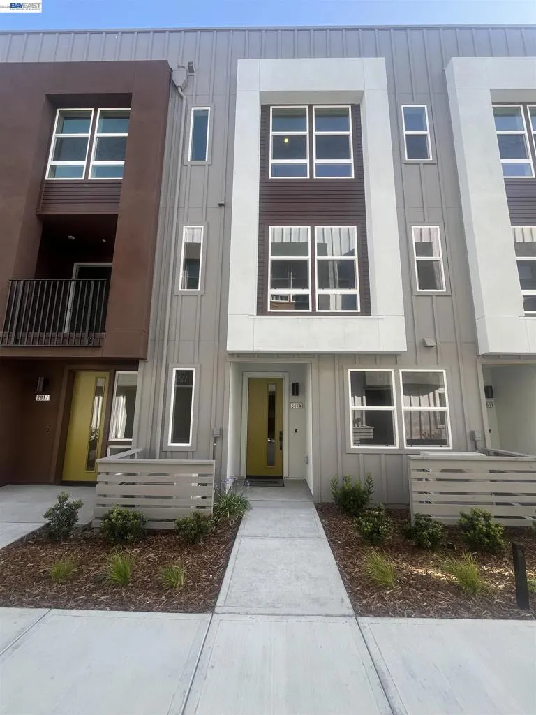 2015 Clement Avenue Alameda, CA 94501