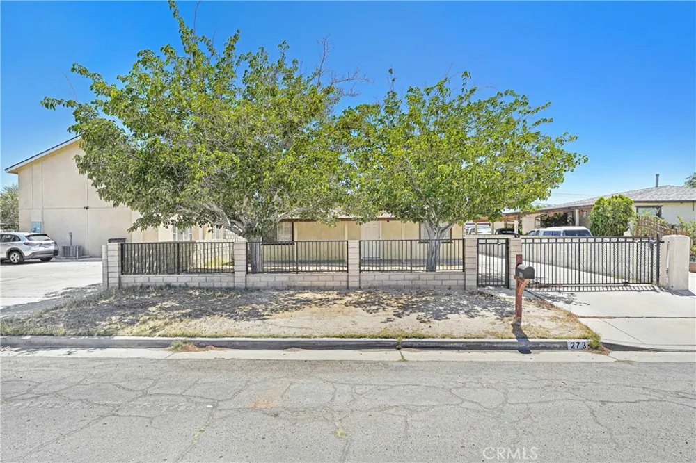 2734 Desert Rosamond, CA 93560