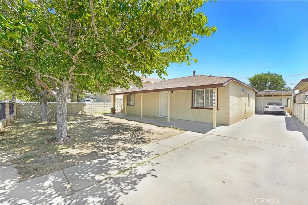 2734 Desert Rosamond, CA 93560