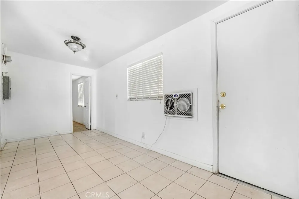 2734 Desert Rosamond, CA 93560