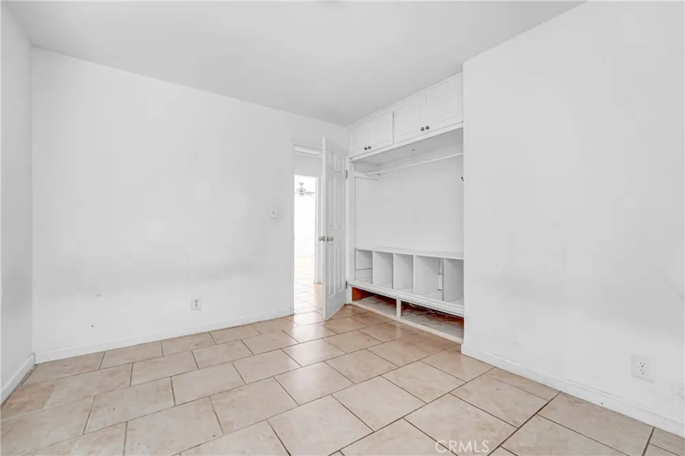 2734 Desert Rosamond, CA 93560