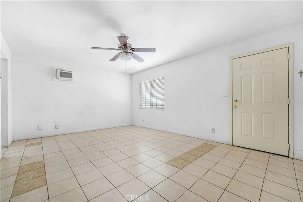 2734 Desert Rosamond, CA 93560