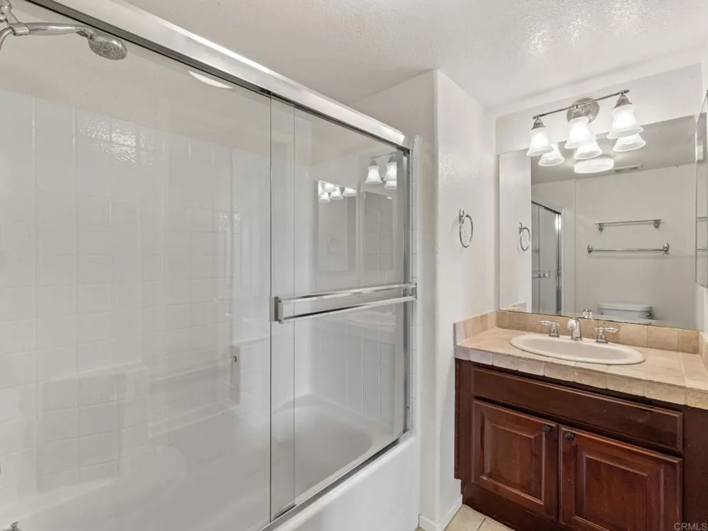 8877 Tribeca Circle San Diego, CA 92123